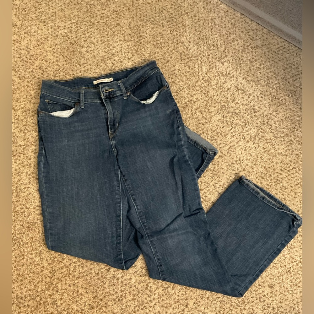 LEVI’S CLASSIC BOOTCUT JEANS